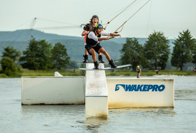 How to choose wakeboarding equipment?